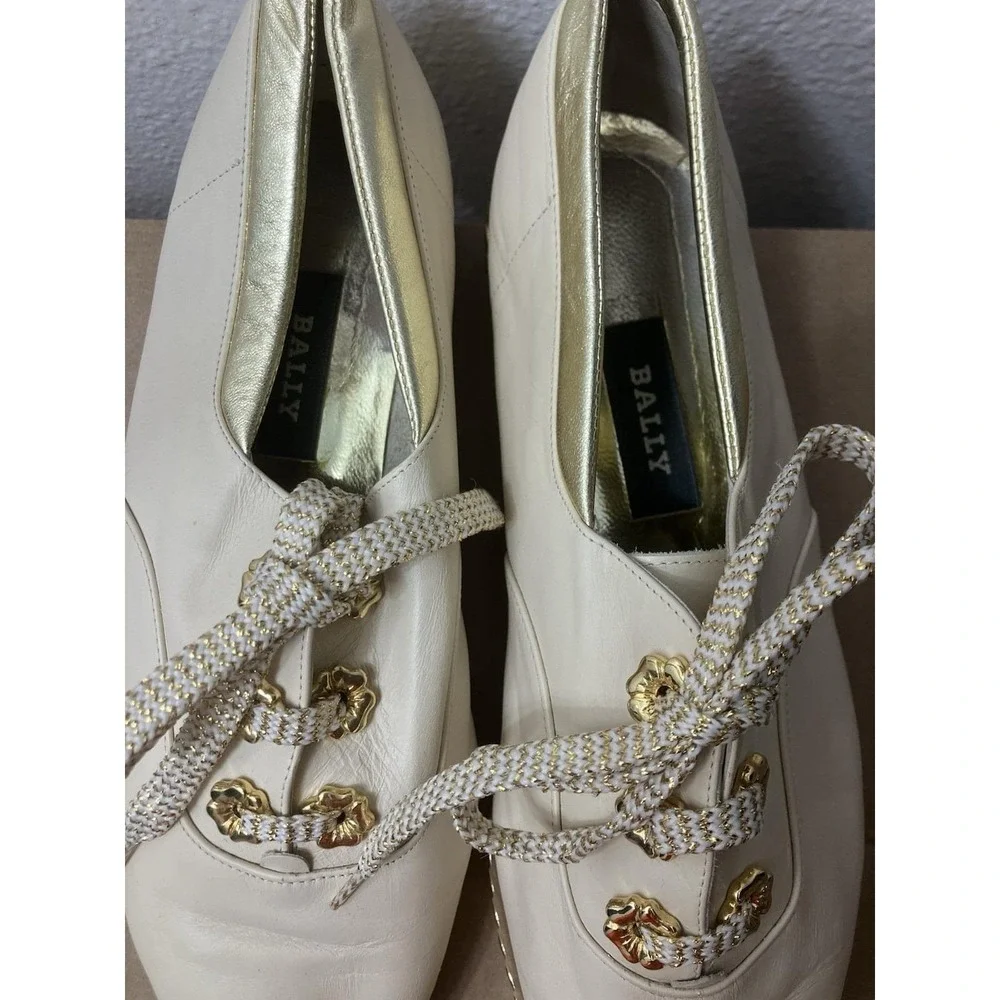 Vtg 1980s‎ Bally Jallut Ivory Leather Gold Floral Rivet Oxfords Flats Shoes 10